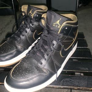 Air Jordan 1 black gold